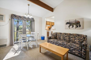 Cedarbrook Queen Suite 203